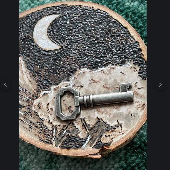 Key Moon Magick - Woodburned Plaque 3" x 3.5" - Witchy Altar Tile Artwork Art - Picture 3 of 4